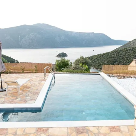Villa Nymfes *