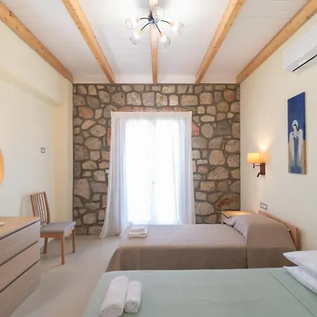 Nymfes Villa Vathí