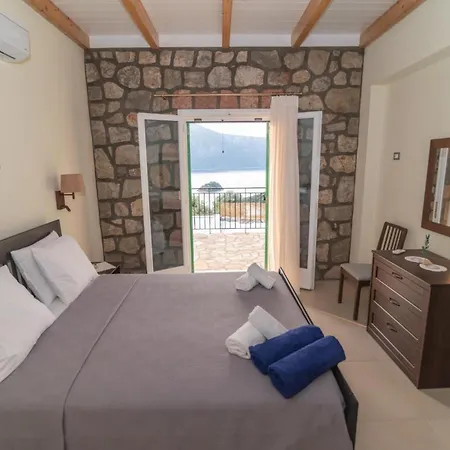 Nymfes Villa Vathí