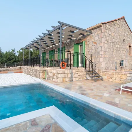 Villa Nymfes Vathí