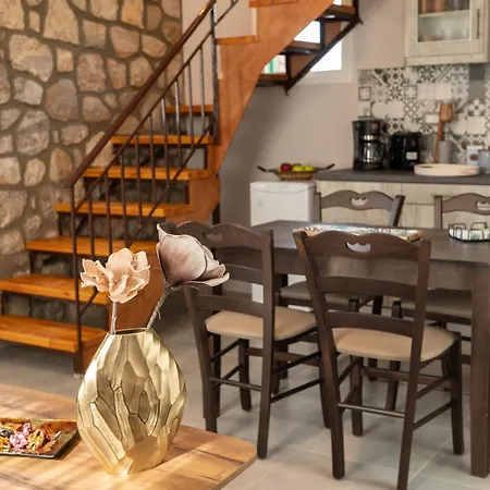Nymfes Villa Vathí