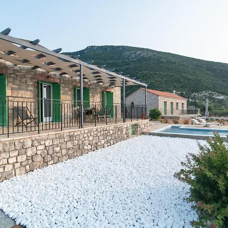 Nymfes Villa Vathí