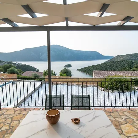 Nymfes Villa Vathí